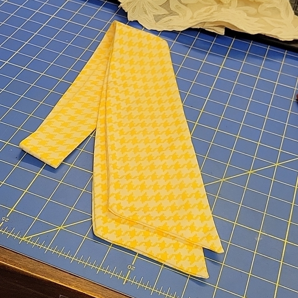 Double Knit Yellow Houndstooth Head Neck or Purse Scraf or Tie 52"